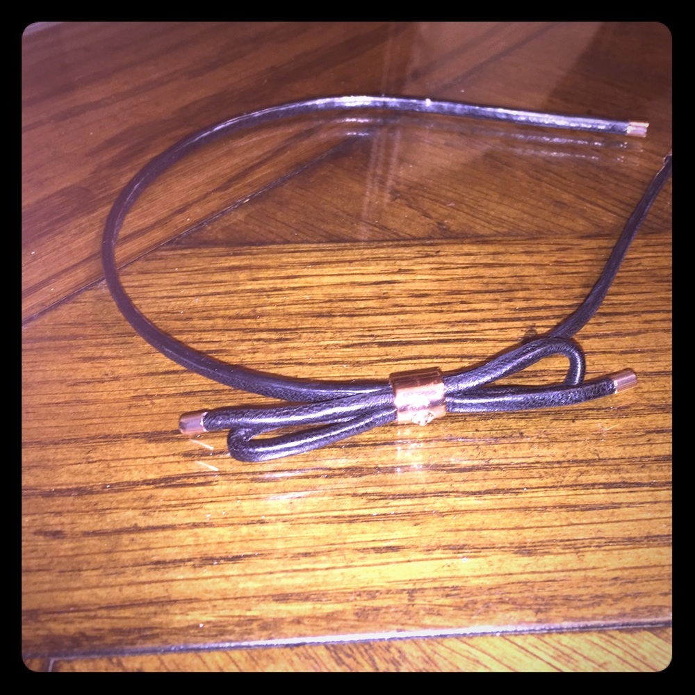 Henri Bendel headband